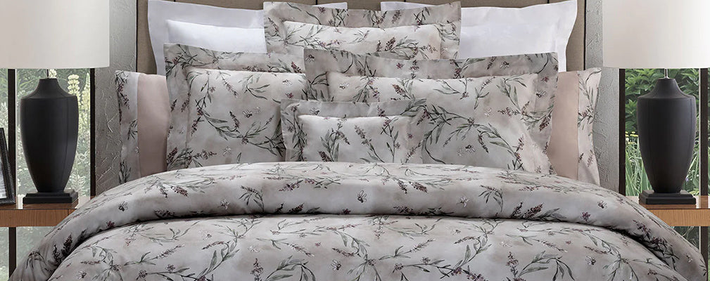 Shabby chic bedding: elegant and romantic