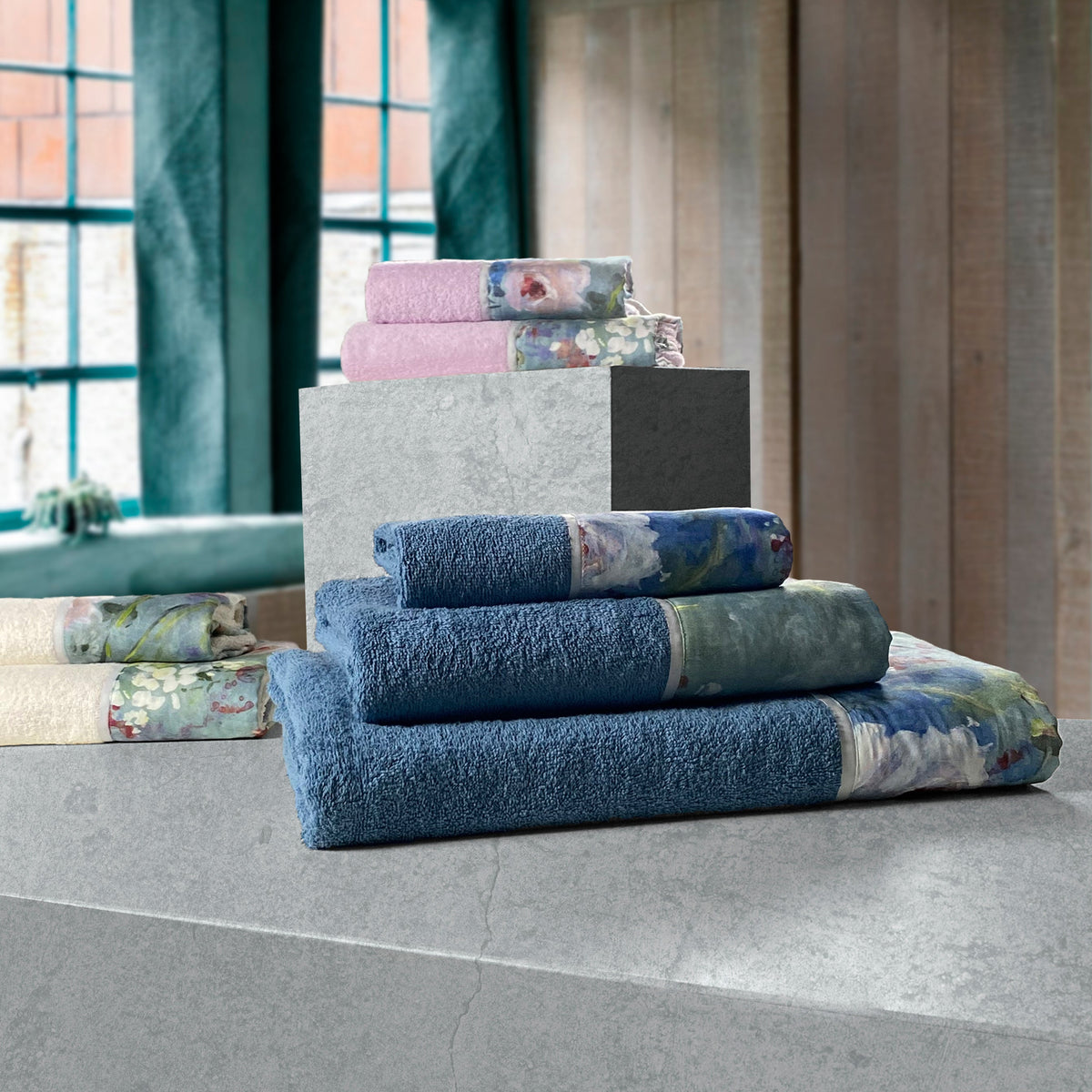 Towels in Terry Cotton with Satin Flounce - Acquerello