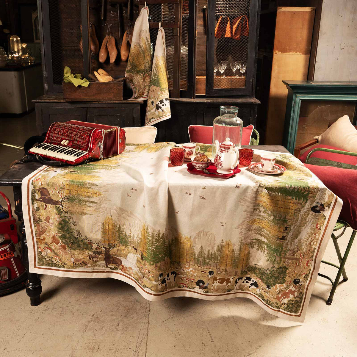 Tablecloth in Pure Linen printed Animal Patterned  - Walser