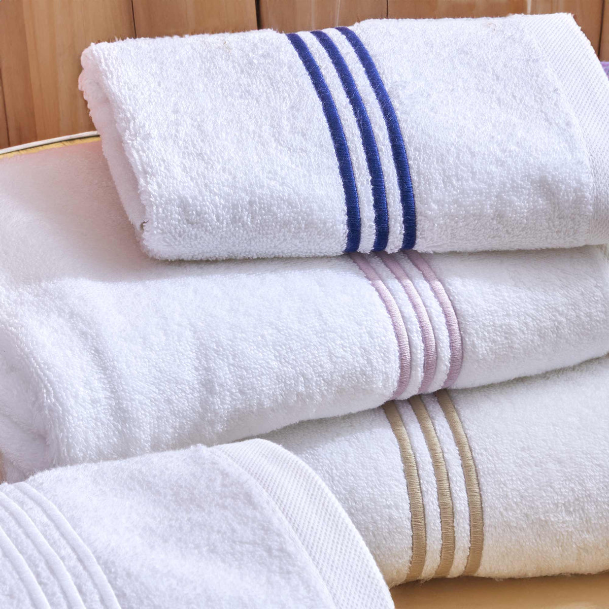 Towels in Terry Cotton with Satin Stitch Lines - Daytona