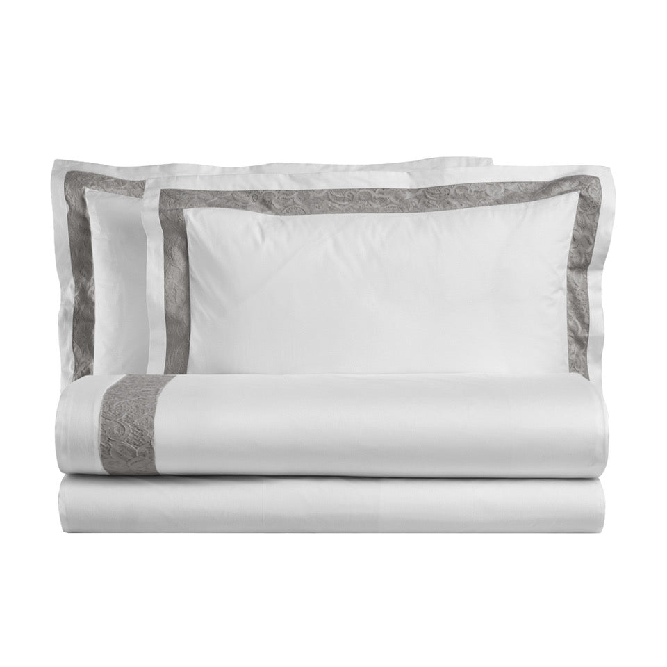 Bettlaken-Set aus reiner Baumwolle mit Spitzenapplikationen – Noemi