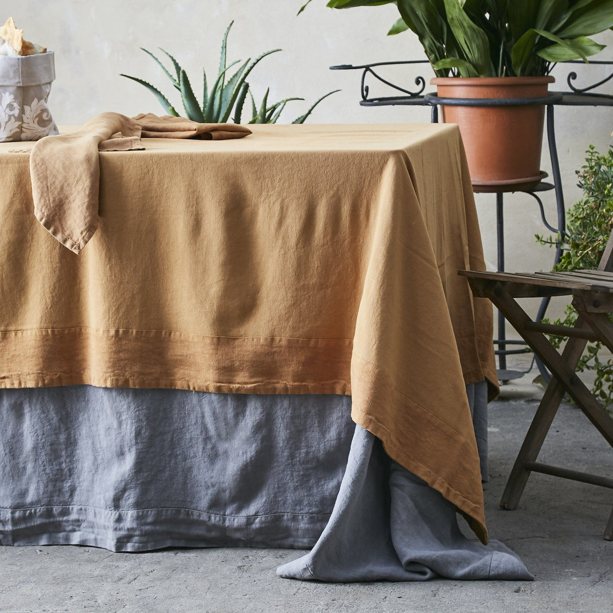 Tischdecke aus Stonewashed-Baumwolle mit Leinenrand – Loira